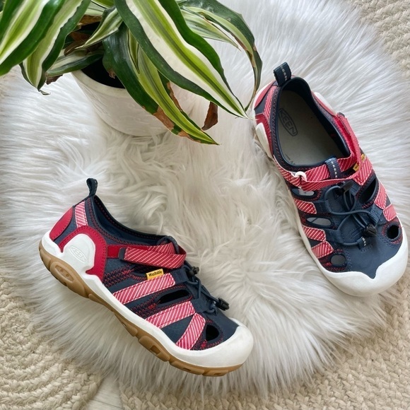 KEEN Knotch Creek Sandals - Picture 4 of 11